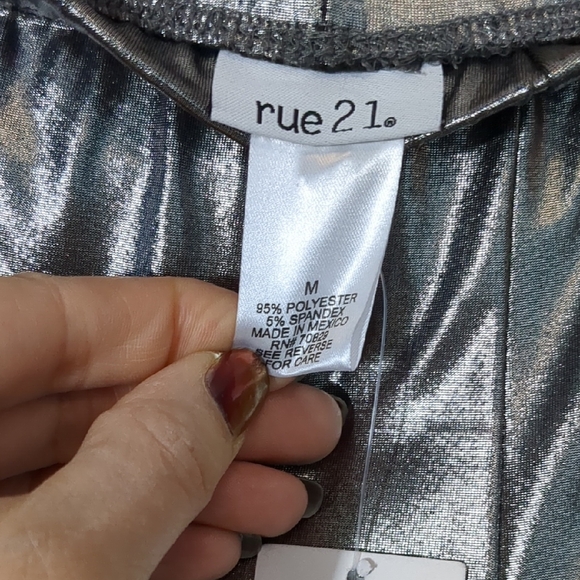NWT Rue 21 Shiny Silver Stretch Pants SZ M Rue21 - Picture 2 of 8